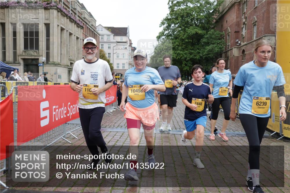 13.09.2026 - Kiel Lauf Yannick Fuchs http://msf.ph/oto/10435022 13.09.2026 09:48:46 Ziel 467, 1547, 2047, 2663, 2676, 2852, 2921, 3509, 3843, 5784, 6239, 7071, 7432, 7448, 9209, 9382, 9384, 10458, 10729, 10961, 11054, 11184, 11694, 1047, 1493, 1731, 1976, 2656, 2671, 2943, 2970, 4219, 4350, 5185, 5518, 5825, 6464, 7247, 8455, 9755, 10200, 11954, 830, 3418, 3550, 4961, 6065, 6278, 6362, 6593, 8844, 9058, 9219, 9691, 10092, 11294, 11322, 11411, 12614, 872, 1227, 2970, 4219, 4467, 7070, 7481 meine-sportfotos.de