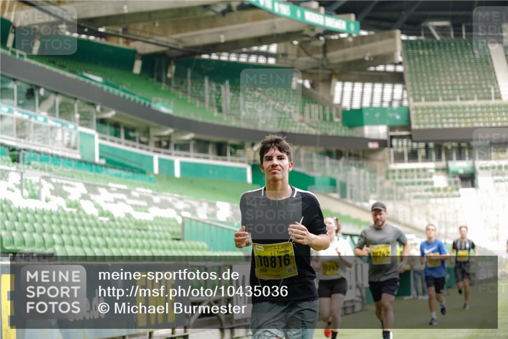 13.09.2026 - 21. swb-Marathon Bremen Michael Burmester http://msf.ph/oto/10435036 13.09.2026 10:25:29 Laufen im Stadion 10143, 10228, 10312, 10328, 10336, 10337, 10342, 10346, 10358, 10398, 10447, 10454, 10456, 10593, 10618, 10632, 10742, 10775, 10806, 10816, 10861, 10866, 10972, 10987, 10988, 11015, 11019, 11020, 11088, 11108, 11143, 11155, 11187, 11199, 11209, 11232, 11265, 11312, 11375, 11442, 11447, 11468, 11527, 11607, 11615, 11630, 11632, 11704, 11758, 11779, 11826, 11895, 11948, 12246, 12281, 12406, 12426, 12442, 12468, 12477, 12525, 13520, 13585, 13586 meine-sportfotos.de