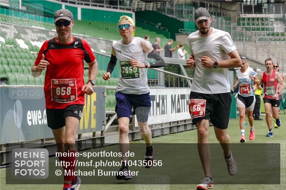 13.09.2026 - 21. swb-Marathon Bremen Michael Burmester http://msf.ph/oto/10435056 13.09.2026 12:37:21 Laufen im Stadion 365, 466, 658, 850, 895, 1090, 1118, 1288, 1385, 1485, 1583, 1604, 1754, 1993, 2073, 2585, 2670, 3617, 7244, 7768, 8075, 8081, 8729, 9522, 13033, 250, 272, 299, 525, 919, 1089, 1212, 2072, 5428, 7741 meine-sportfotos.de