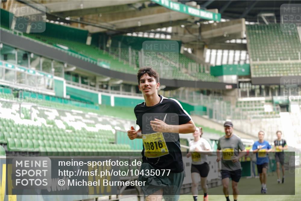 13.09.2026 - 21. swb-Marathon Bremen Michael Burmester http://msf.ph/oto/10435077 13.09.2026 10:25:29 Laufen im Stadion 10143, 10228, 10312, 10328, 10336, 10337, 10342, 10346, 10358, 10398, 10447, 10454, 10456, 10593, 10618, 10632, 10742, 10775, 10806, 10816, 10861, 10866, 10972, 10987, 10988, 11015, 11019, 11020, 11088, 11108, 11143, 11155, 11187, 11199, 11209, 11232, 11265, 11312, 11375, 11442, 11447, 11468, 11527, 11607, 11615, 11630, 11632, 11704, 11758, 11779, 11826, 11895, 11948, 12246, 12281, 12406, 12426, 12442, 12468, 12477, 12525, 13520, 13585, 13586 meine-sportfotos.de