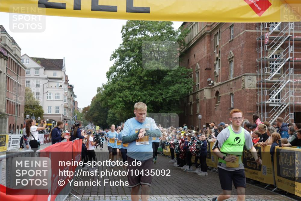 13.09.2026 - Kiel Lauf Yannick Fuchs http://msf.ph/oto/10435092 13.09.2026 09:48:53 Ziel 830, 1547, 2047, 2663, 2852, 2921, 3418, 3509, 3550, 5784, 6065, 6362, 6593, 9209, 9382, 9384, 9691, 10092, 10961, 11184, 11294, 12614, 467, 1493, 1731, 2676, 2943, 3843, 4350, 5185, 5518, 5784, 5825, 6239, 6464, 7071, 7432, 7448, 8455, 9382, 9384, 10458, 10729, 11054, 11694, 11954, 221, 1559, 1561, 2592, 2867, 3094, 4333, 4961, 6278, 8681, 8844, 9001, 9058, 9219, 10150, 11190, 11322, 11411, 1047, 1976, 2656, 2671, 2970, 4219, 5185, 7247 meine-sportfotos.de