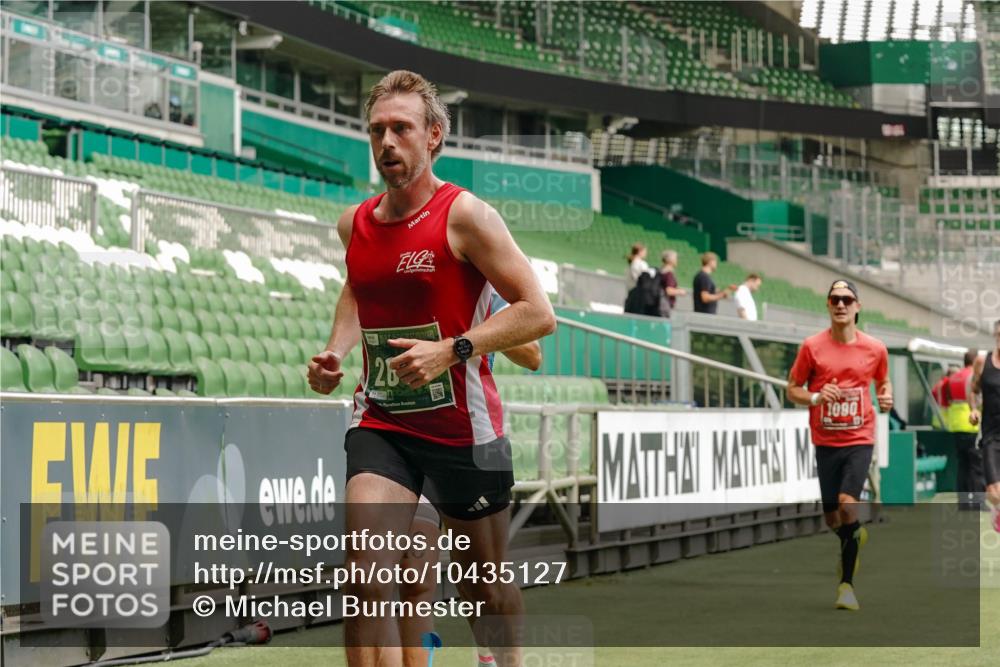 13.09.2026 - 21. swb-Marathon Bremen Michael Burmester http://msf.ph/oto/10435127 13.09.2026 12:37:25 Laufen im Stadion 346, 365, 466, 658, 850, 895, 1090, 1118, 1288, 1385, 1485, 1583, 1604, 1754, 2073, 2585, 2670, 3617, 7244, 7650, 7768, 8075, 8081, 8729, 9522, 9617, 13033, 250, 272, 299, 525, 919, 1089, 1212, 2072, 5428, 7741 meine-sportfotos.de