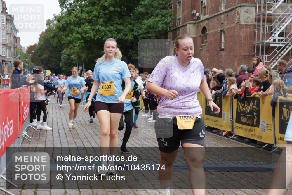 13.09.2026 - Kiel Lauf Yannick Fuchs http://msf.ph/oto/10435174 13.09.2026 09:48:59 Ziel 830, 2921, 3418, 3550, 4961, 6065, 6278, 6362, 6593, 8844, 9058, 9209, 9219, 9691, 10092, 11294, 11411, 12614, 467, 1493, 1547, 1731, 2047, 2663, 2676, 2852, 2921, 2943, 3509, 3843, 5784, 6239, 7071, 7432, 7448, 8455, 9209, 9382, 9384, 10458, 10729, 10961, 11054, 11184, 11694, 221, 784, 1559, 1561, 2115, 2592, 2626, 2731, 2867, 3094, 4173, 4333, 4364, 4962, 8617, 8681, 9001, 10150, 11190, 11322, 11989, 11990, 1047, 1493, 2671, 4350, 5185, 5518 meine-sportfotos.de
