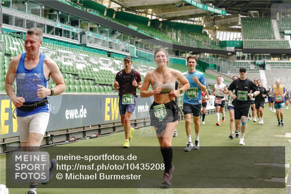 13.09.2026 - 21. swb-Marathon Bremen Michael Burmester http://msf.ph/oto/10435208 13.09.2026 13:05:23 Laufen im Stadion 178, 209, 217, 244, 323, 394, 430, 534, 536, 565, 647, 784, 891, 900, 1073, 1239, 1243, 1274, 1307, 1308, 1343, 1373, 1380, 1456, 1533, 1581, 1627, 1653, 1656, 1687, 1780, 1914, 1932, 1941, 2023, 2076, 2089, 2126, 2241, 2244, 2265, 2301, 2310, 2355, 2369, 2393, 2430, 2452, 2464, 2602, 2723, 2742, 2764, 2867, 2872, 2891, 2910, 2919, 2957, 2959, 2985, 3028, 3030, 3115, 3217, 3278, 3320, 3343, 3419, 3425, 3444, 3485, 3521, 3796, 3909, 242 meine-sportfotos.de