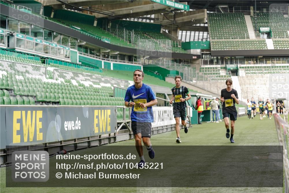 13.09.2026 - 21. swb-Marathon Bremen Michael Burmester http://msf.ph/oto/10435221 13.09.2026 10:25:34 Laufen im Stadion 10143, 10210, 10228, 10312, 10328, 10336, 10337, 10342, 10346, 10358, 10398, 10447, 10454, 10456, 10593, 10632, 10735, 10742, 10775, 10806, 10816, 10861, 10866, 10972, 10987, 10988, 11015, 11019, 11020, 11088, 11108, 11143, 11155, 11187, 11199, 11209, 11232, 11265, 11312, 11375, 11442, 11447, 11468, 11527, 11607, 11615, 11630, 11632, 11704, 11758, 11779, 11826, 11895, 11948, 12246, 12281, 12406, 12426, 12442, 12525, 13520, 13585 meine-sportfotos.de