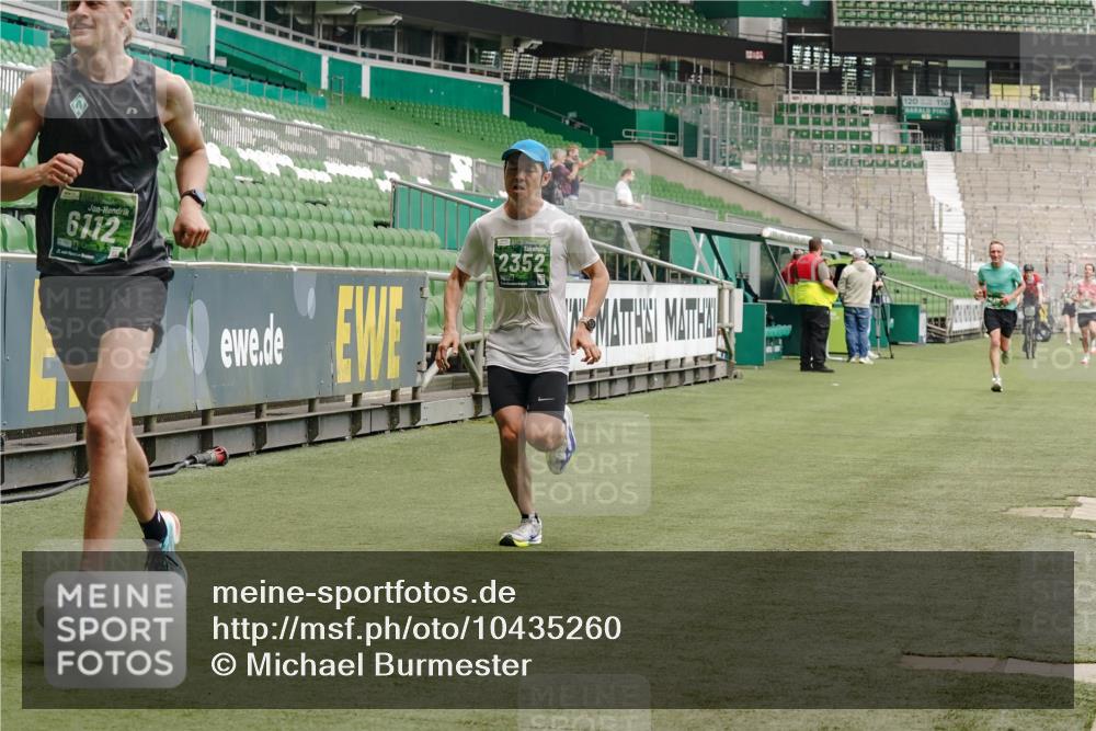 13.09.2026 - 21. swb-Marathon Bremen Michael Burmester http://msf.ph/oto/10435260 13.09.2026 12:37:32 Laufen im Stadion 346, 365, 466, 658, 850, 895, 1090, 1118, 1288, 1385, 1485, 1583, 1604, 1754, 2073, 2141, 2585, 2670, 3617, 7244, 7650, 7768, 8075, 8077, 8081, 8729, 9399, 9522, 9617, 250, 272, 299, 525, 919, 1089, 1212, 2072, 5428, 7741 meine-sportfotos.de