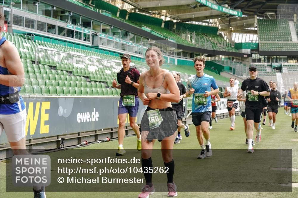 13.09.2026 - 21. swb-Marathon Bremen Michael Burmester http://msf.ph/oto/10435262 13.09.2026 13:05:23 Laufen im Stadion 178, 209, 217, 244, 323, 394, 430, 534, 536, 565, 647, 784, 891, 900, 1073, 1239, 1243, 1274, 1307, 1308, 1343, 1373, 1380, 1456, 1533, 1581, 1627, 1653, 1656, 1687, 1780, 1914, 1932, 1941, 2023, 2076, 2089, 2126, 2241, 2244, 2265, 2301, 2310, 2355, 2369, 2393, 2430, 2452, 2464, 2602, 2723, 2742, 2764, 2867, 2872, 2891, 2910, 2919, 2957, 2959, 2985, 3028, 3030, 3115, 3217, 3278, 3320, 3343, 3419, 3425, 3444, 3485, 3521, 3796, 3909, 242 meine-sportfotos.de
