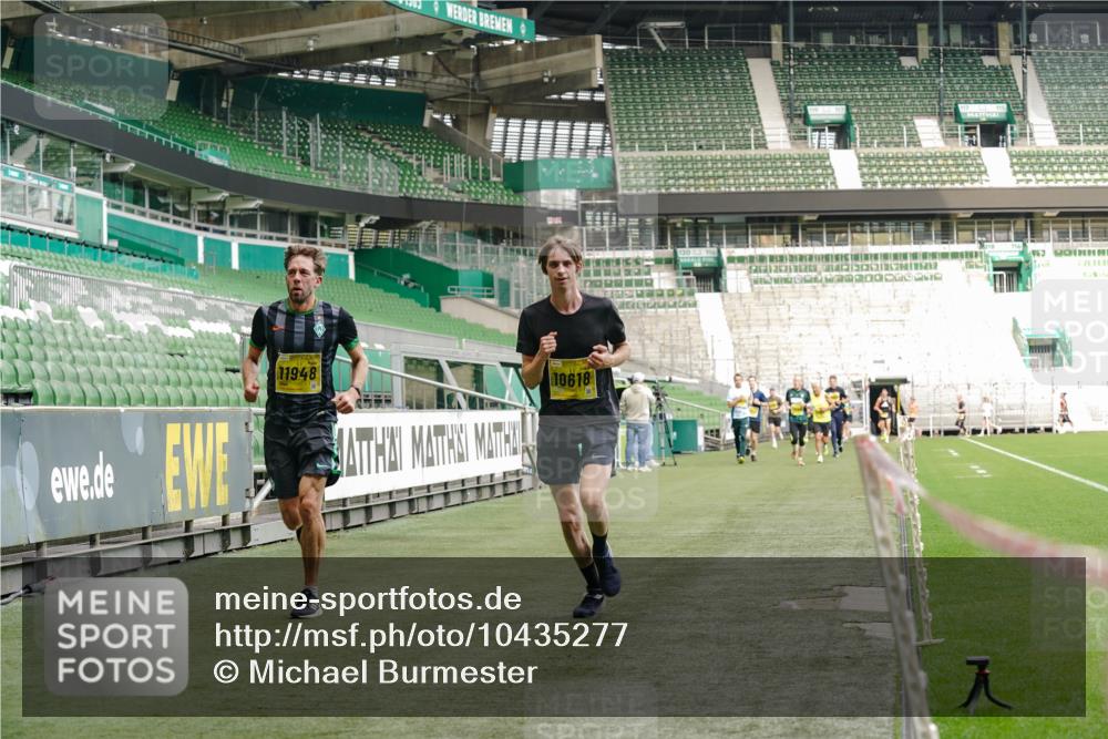 13.09.2026 - 21. swb-Marathon Bremen Michael Burmester http://msf.ph/oto/10435277 13.09.2026 10:25:36 Laufen im Stadion 10143, 10210, 10228, 10312, 10328, 10336, 10337, 10342, 10346, 10358, 10398, 10447, 10454, 10456, 10593, 10632, 10735, 10742, 10775, 10806, 10816, 10861, 10866, 10972, 10987, 10988, 11015, 11019, 11020, 11088, 11108, 11143, 11155, 11187, 11199, 11209, 11232, 11265, 11312, 11375, 11442, 11447, 11468, 11527, 11607, 11615, 11630, 11632, 11704, 11758, 11826, 11895, 11948, 12246, 12281, 12406, 12426, 12442, 12525, 13520, 13585 meine-sportfotos.de