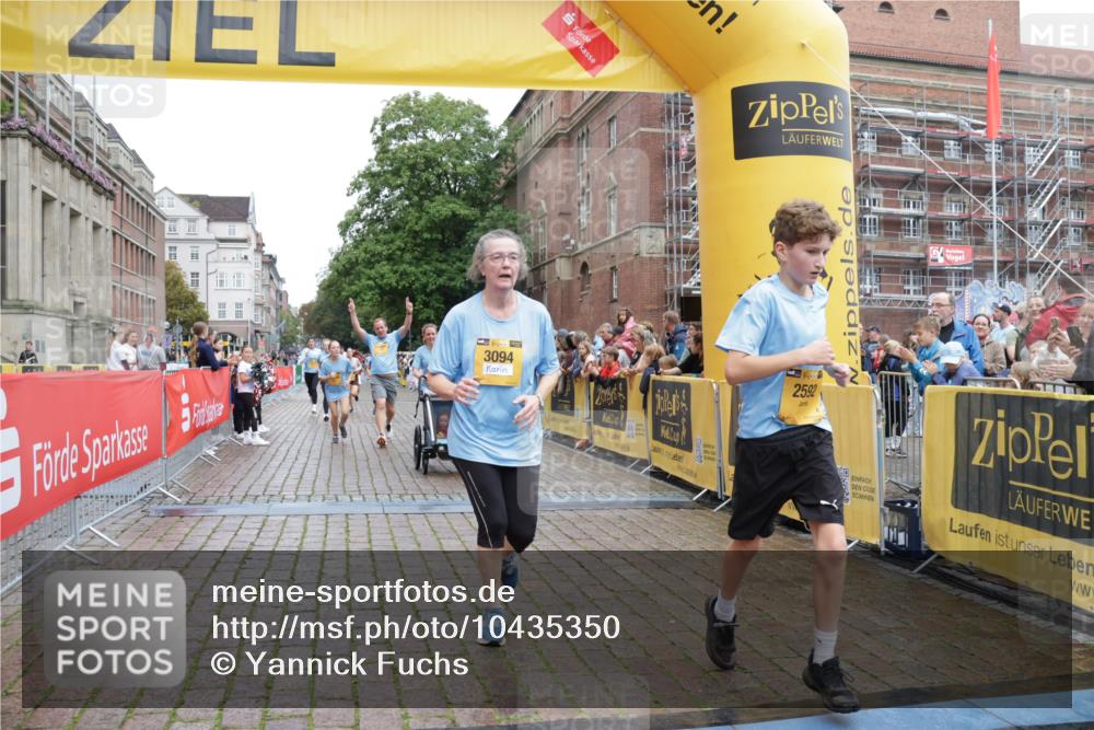13.09.2026 - Kiel Lauf Yannick Fuchs http://msf.ph/oto/10435350 13.09.2026 09:49:15 Ziel 221, 784, 1559, 1561, 2115, 2592, 2626, 2731, 2867, 3094, 4173, 4333, 4364, 4962, 8617, 8681, 8869, 9001, 10150, 11190, 11322, 11989, 11990, 830, 1547, 2047, 2663, 2852, 2921, 3418, 3509, 3550, 4961, 5784, 6065, 6239, 6278, 6362, 6593, 7448, 8844, 9058, 9209, 9219, 9382, 9384, 9691, 10092, 10458, 10961, 11054, 11184, 11294, 11411, 12614, 2065, 2327, 2919, 3785, 4363, 4376, 4711, 5404, 10145, 12492, 12632, 467, 1731, 5784, 6239, 7071, 7448, 9382, 9384, 10458 meine-sportfotos.de