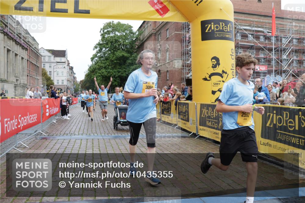 13.09.2026 - Kiel Lauf Yannick Fuchs http://msf.ph/oto/10435355 13.09.2026 09:49:15 Ziel 221, 784, 1559, 1561, 2115, 2592, 2626, 2731, 2867, 3094, 4173, 4333, 4364, 4962, 8617, 8681, 8869, 9001, 10150, 11190, 11322, 11989, 11990, 830, 1547, 2047, 2663, 2852, 2921, 3418, 3509, 3550, 4961, 5784, 6065, 6239, 6278, 6362, 6593, 7448, 8844, 9058, 9209, 9219, 9382, 9384, 9691, 10092, 10458, 10961, 11054, 11184, 11294, 11411, 12614, 2065, 2327, 2919, 3785, 4363, 4376, 4711, 5404, 10145, 12492, 12632, 467, 1731, 5784, 6239, 7071, 7448, 9382, 9384, 10458 meine-sportfotos.de