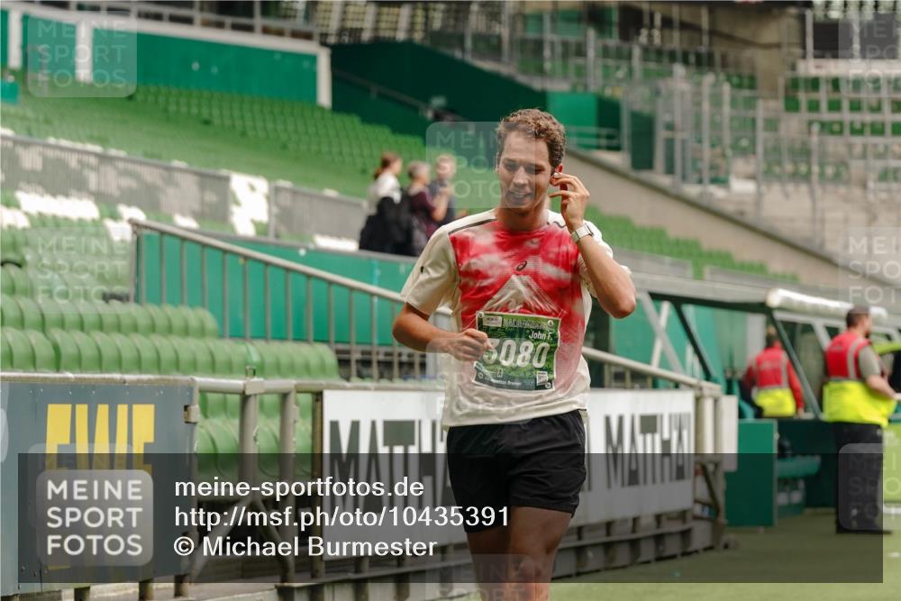 13.09.2026 - 21. swb-Marathon Bremen Michael Burmester http://msf.ph/oto/10435391 13.09.2026 12:37:43 Laufen im Stadion 346, 365, 466, 658, 895, 1090, 1118, 1288, 1385, 1485, 1583, 1604, 1754, 2073, 2141, 2352, 2585, 2670, 3080, 3606, 3617, 6112, 7244, 7650, 7768, 8077, 8081, 8729, 9399, 9522, 9617, 250, 272, 299, 525, 919, 1089, 1212, 2072, 5428, 7741 meine-sportfotos.de