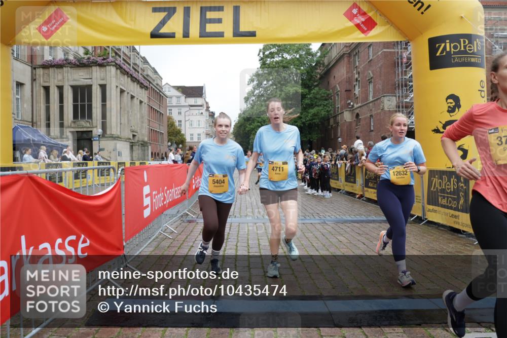 13.09.2026 - Kiel Lauf Yannick Fuchs http://msf.ph/oto/10435474 13.09.2026 09:49:29 Ziel 2065, 2327, 2919, 3785, 4363, 4364, 4376, 4711, 4962, 5404, 8869, 10145, 12492, 12632, 221, 784, 1559, 1561, 2115, 2592, 2626, 2731, 2867, 3094, 3418, 3550, 4173, 4333, 4364, 4961, 4962, 6065, 6278, 6593, 8617, 8681, 8844, 9001, 9058, 9219, 9691, 10092, 10150, 11190, 11294, 11322, 11411, 11989, 11990, 12614, 2066, 2110, 2366, 2976, 3571, 3687, 4067, 4125, 6658, 7606, 7641, 7884, 8128, 9944, 10159, 10229, 10565, 10990, 11973, 12045, 12560, 12749, 830, 1547, 2047, 2663 meine-sportfotos.de