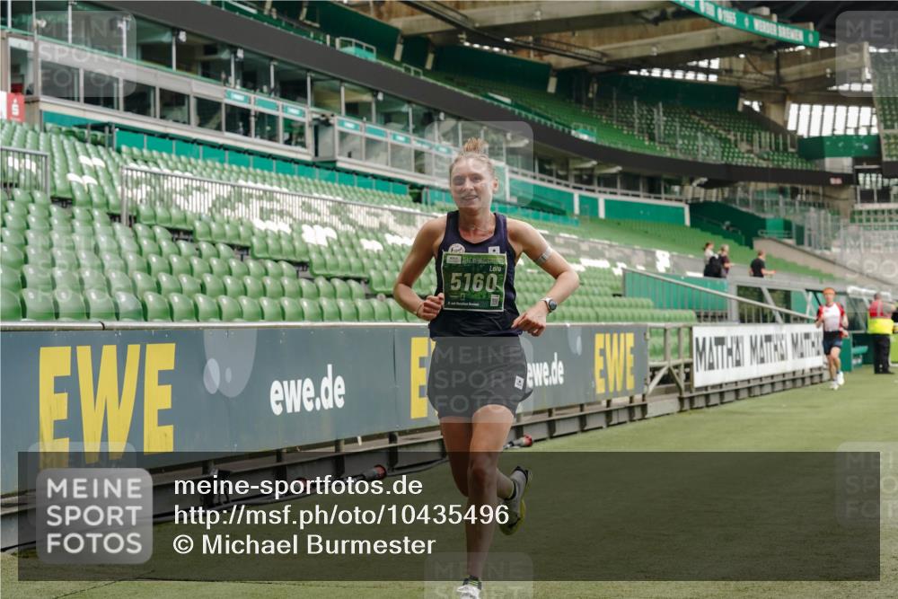 13.09.2026 - 21. swb-Marathon Bremen Michael Burmester http://msf.ph/oto/10435496 13.09.2026 12:37:53 Laufen im Stadion 277, 346, 466, 658, 895, 1090, 1118, 1320, 1323, 1385, 1485, 1583, 1604, 1754, 1911, 2073, 2141, 2352, 2585, 2670, 3080, 3606, 3617, 6112, 7244, 7650, 7768, 8077, 8081, 8729, 9399, 9522, 9617, 250, 272, 299, 525, 919, 1089, 1212, 2072, 5428, 7741 meine-sportfotos.de