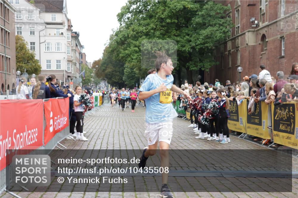 13.09.2026 - Kiel Lauf Yannick Fuchs http://msf.ph/oto/10435508 13.09.2026 09:49:31 Ziel 2065, 2327, 2919, 3785, 4363, 4376, 4711, 5404, 10145, 12492, 12632, 221, 784, 1559, 1561, 2115, 2592, 2626, 2731, 2867, 2919, 3094, 3418, 3550, 4173, 4333, 4364, 4961, 4962, 6065, 6278, 6593, 8617, 8681, 8844, 8869, 9001, 9058, 9219, 10150, 11190, 11294, 11322, 11411, 11989, 11990, 2066, 2110, 2366, 2976, 3571, 3687, 4067, 4125, 6359, 6658, 7606, 7641, 7884, 8128, 9944, 10105, 10159, 10229, 10565, 10990, 11973, 12045, 12560, 12749, 830, 3550, 4961, 6065 meine-sportfotos.de
