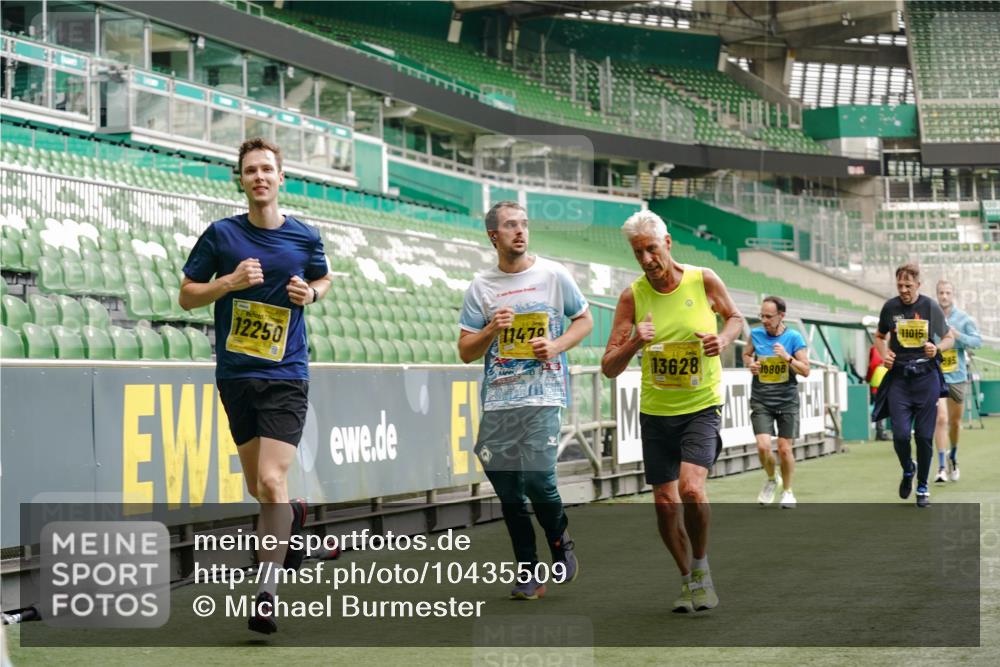 13.09.2026 - 21. swb-Marathon Bremen Michael Burmester http://msf.ph/oto/10435509 13.09.2026 10:25:51 Laufen im Stadion 10143, 10210, 10214, 10228, 10312, 10318, 10328, 10336, 10337, 10342, 10346, 10352, 10358, 10398, 10436, 10445, 10447, 10454, 10456, 10536, 10593, 10632, 10735, 10742, 10775, 10806, 10816, 10861, 10866, 10987, 10988, 11015, 11019, 11020, 11088, 11108, 11130, 11135, 11155, 11187, 11199, 11209, 11232, 11265, 11279, 11312, 11375, 11442, 11447, 11468, 11527, 11607, 11615, 11630, 11632, 11704, 11758, 11826, 11948, 12281, 12406, 12426, 12525, 13585 meine-sportfotos.de