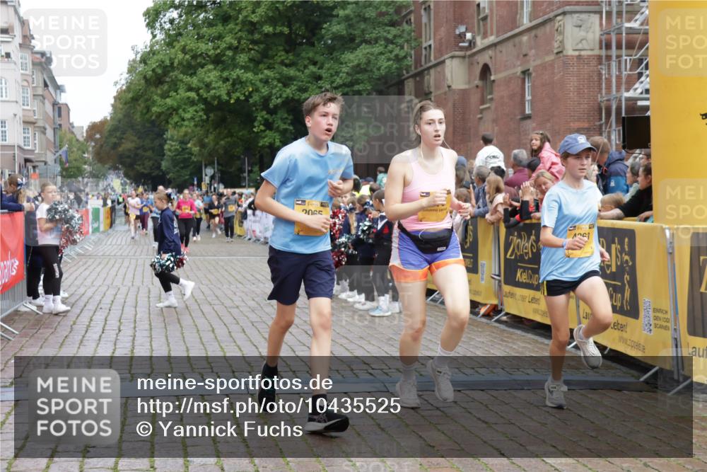 13.09.2026 - Kiel Lauf Yannick Fuchs http://msf.ph/oto/10435525 13.09.2026 09:49:33 Ziel 2065, 2327, 3785, 4363, 4376, 4711, 5404, 9944, 10145, 12492, 12632, 221, 784, 1559, 1561, 2115, 2592, 2626, 2731, 2867, 2919, 3094, 3550, 4173, 4333, 4364, 4961, 4962, 6065, 6278, 8617, 8681, 8844, 8869, 9001, 9058, 9219, 10145, 10150, 11190, 11294, 11322, 11411, 11989, 11990, 2066, 2110, 2366, 2976, 3571, 3687, 4067, 4125, 6359, 6658, 6706, 6707, 7606, 7641, 7884, 7937, 8128, 10105, 10159, 10229, 10565, 10990, 11973, 12045, 12047, 12560, 12749, 830, 3550, 4961, 6065 meine-sportfotos.de