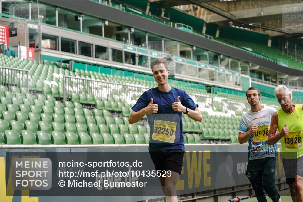 13.09.2026 - 21. swb-Marathon Bremen Michael Burmester http://msf.ph/oto/10435529 13.09.2026 10:25:51 Laufen im Stadion 10143, 10210, 10214, 10228, 10312, 10318, 10328, 10336, 10337, 10342, 10346, 10352, 10358, 10398, 10436, 10445, 10447, 10454, 10456, 10536, 10593, 10632, 10735, 10742, 10775, 10806, 10816, 10861, 10866, 10987, 10988, 11015, 11019, 11020, 11088, 11108, 11130, 11135, 11155, 11187, 11199, 11209, 11232, 11265, 11279, 11312, 11375, 11442, 11447, 11468, 11527, 11607, 11615, 11630, 11632, 11704, 11758, 11826, 11948, 12281, 12406, 12426, 12525, 13585 meine-sportfotos.de