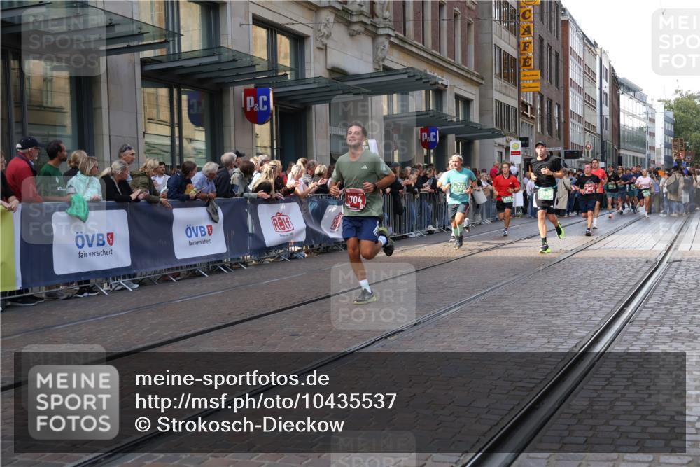 13.09.2026 - 21. swb-Marathon Bremen Strokosch-Dieckow http://msf.ph/oto/10435537 13.09.2026 13:14:00 Ziel 107, 235, 376, 469, 1043, 1125, 1492, 1542, 1613, 1814, 1998, 2043, 2084, 2203, 2913, 2922, 3085, 3545, 4452, 4728, 5836, 5986, 6130, 6145, 6506, 7029, 7435, 7591, 7659, 7826, 7963, 8456, 8886, 8919, 9783, 524, 670, 683, 1433, 1613, 1704, 1707, 1937, 2422, 2701, 2824, 3236, 3413, 5443, 5593, 5610, 6451, 7210, 7283, 7435, 7707, 8118, 9426, 9635, 9884, 10105, 13099 meine-sportfotos.de