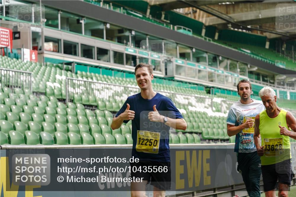13.09.2026 - 21. swb-Marathon Bremen Michael Burmester http://msf.ph/oto/10435566 13.09.2026 10:25:51 Laufen im Stadion 10143, 10210, 10214, 10228, 10312, 10318, 10328, 10336, 10337, 10342, 10346, 10352, 10358, 10398, 10436, 10445, 10447, 10454, 10456, 10536, 10593, 10632, 10735, 10742, 10775, 10806, 10816, 10861, 10866, 10987, 10988, 11015, 11019, 11020, 11088, 11108, 11130, 11135, 11155, 11187, 11199, 11209, 11232, 11265, 11279, 11312, 11375, 11442, 11447, 11468, 11527, 11607, 11615, 11630, 11632, 11704, 11758, 11826, 11948, 12281, 12406, 12426, 12525, 13585 meine-sportfotos.de