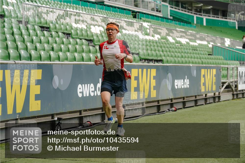 13.09.2026 - 21. swb-Marathon Bremen Michael Burmester http://msf.ph/oto/10435594 13.09.2026 12:38:02 Laufen im Stadion 277, 346, 466, 658, 895, 901, 1090, 1118, 1320, 1323, 1385, 1485, 1583, 1604, 1754, 1911, 2073, 2141, 2352, 2585, 2670, 3080, 3606, 3617, 5160, 6112, 7244, 7650, 8077, 8081, 8729, 9399, 9522, 9617, 250, 272, 299, 525, 919, 1089, 1212, 2072, 5428 meine-sportfotos.de