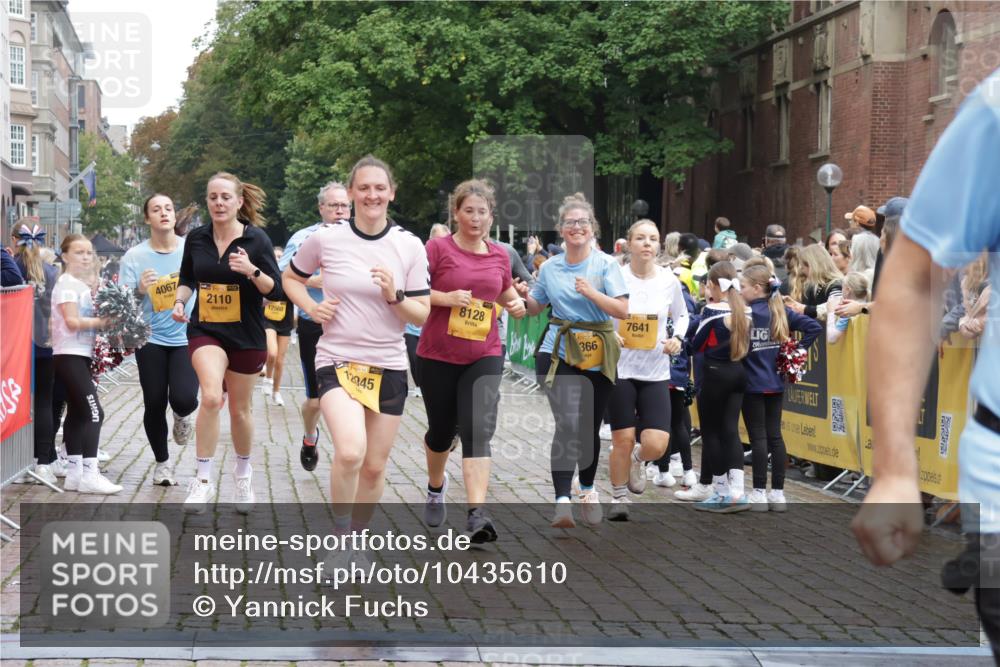 13.09.2026 - Kiel Lauf Yannick Fuchs http://msf.ph/oto/10435610 13.09.2026 09:49:43 Ziel 2066, 2110, 2366, 2976, 3687, 4067, 4125, 7641, 8128, 9944, 10159, 10229, 10565, 10990, 11973, 12045, 12560, 221, 784, 1559, 1561, 2065, 2115, 2327, 2592, 2626, 2731, 2919, 3094, 3785, 4173, 4333, 4363, 4364, 4376, 4711, 4962, 5404, 8617, 8681, 8869, 10145, 10150, 11989, 11990, 12492, 12632, 639, 951, 1033, 1796, 3571, 3914, 4856, 5791, 6359, 6658, 6706, 6707, 7606, 7884, 7937, 8584, 8585, 8589, 8790, 9122, 10105, 10178, 12047, 12462, 12749, 6278, 11411 meine-sportfotos.de