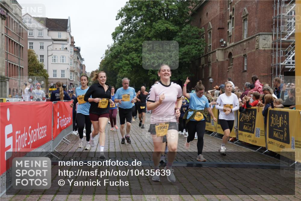 13.09.2026 - Kiel Lauf Yannick Fuchs http://msf.ph/oto/10435639 13.09.2026 09:49:45 Ziel 2066, 2110, 2366, 2976, 3571, 3687, 4067, 4125, 6359, 6658, 7606, 7641, 7884, 8128, 9944, 10105, 10159, 10229, 10565, 10990, 11973, 12045, 12560, 12749, 784, 2065, 2115, 2327, 2592, 2626, 2731, 2919, 3094, 3785, 4173, 4363, 4364, 4376, 4711, 4962, 5404, 8617, 8681, 8869, 10145, 11989, 11990, 12492, 12632, 639, 951, 1033, 1796, 3042, 3602, 3914, 4856, 5791, 6706, 6707, 7142, 7937, 8584, 8585, 8589, 8790, 8890, 9122, 9780, 10178, 12047, 12462, 6278 meine-sportfotos.de