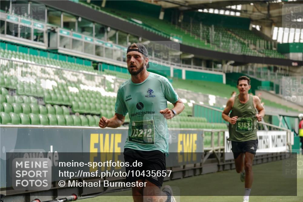 13.09.2026 - 21. swb-Marathon Bremen Michael Burmester http://msf.ph/oto/10435657 13.09.2026 12:38:05 Laufen im Stadion 277, 346, 466, 658, 895, 901, 1090, 1118, 1248, 1320, 1323, 1385, 1485, 1583, 1587, 1604, 1754, 1911, 2073, 2141, 2352, 2585, 2670, 3080, 3606, 3617, 5160, 6112, 7244, 7650, 8077, 8081, 8729, 9399, 9522, 9617, 250, 272, 299, 525, 919, 1089, 1212, 1875, 2072, 5428 meine-sportfotos.de