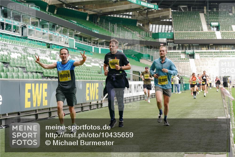 13.09.2026 - 21. swb-Marathon Bremen Michael Burmester http://msf.ph/oto/10435659 13.09.2026 10:25:54 Laufen im Stadion 10143, 10210, 10214, 10228, 10312, 10318, 10328, 10336, 10337, 10342, 10346, 10352, 10358, 10398, 10436, 10445, 10447, 10454, 10456, 10536, 10593, 10632, 10735, 10742, 10775, 10806, 10807, 10816, 10861, 10866, 10987, 10988, 11015, 11019, 11020, 11088, 11108, 11130, 11135, 11155, 11187, 11199, 11209, 11232, 11265, 11279, 11312, 11375, 11442, 11447, 11468, 11527, 11607, 11615, 11630, 11632, 11704, 11758, 11826, 11948, 12281, 12406, 12426, 12525, 13585 meine-sportfotos.de