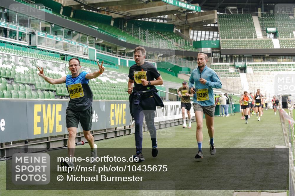 13.09.2026 - 21. swb-Marathon Bremen Michael Burmester http://msf.ph/oto/10435675 13.09.2026 10:25:54 Laufen im Stadion 10143, 10210, 10214, 10228, 10312, 10318, 10328, 10336, 10337, 10342, 10346, 10352, 10358, 10398, 10436, 10445, 10447, 10454, 10456, 10536, 10593, 10632, 10735, 10742, 10775, 10806, 10807, 10816, 10861, 10866, 10987, 10988, 11015, 11019, 11020, 11088, 11108, 11130, 11135, 11155, 11187, 11199, 11209, 11232, 11265, 11279, 11312, 11375, 11442, 11447, 11468, 11527, 11607, 11615, 11630, 11632, 11704, 11758, 11826, 11948, 12281, 12406, 12426, 12525, 13585 meine-sportfotos.de