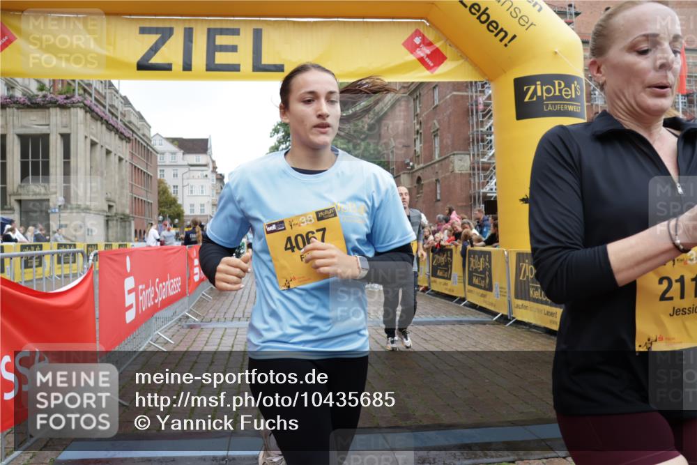 13.09.2026 - Kiel Lauf Yannick Fuchs http://msf.ph/oto/10435685 13.09.2026 09:49:47 Ziel 2066, 2110, 2366, 2976, 3571, 3687, 4067, 4125, 6359, 6658, 7606, 7641, 7884, 8128, 9944, 10105, 10159, 10229, 10565, 10990, 11973, 12045, 12560, 12749, 784, 2065, 2115, 2327, 2626, 2731, 2919, 3785, 4173, 4363, 4364, 4376, 4711, 4962, 5404, 8617, 8681, 8869, 10145, 11989, 11990, 12492, 12632, 639, 951, 1033, 1796, 3042, 3602, 3914, 4856, 5791, 6706, 6707, 7142, 7937, 8584, 8585, 8589, 8790, 8890, 9122, 9780, 10074, 10178, 12047, 12462 meine-sportfotos.de