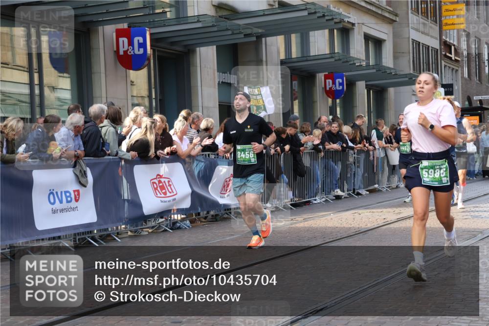 13.09.2026 - 21. swb-Marathon Bremen Strokosch-Dieckow http://msf.ph/oto/10435704 13.09.2026 13:14:06 Ziel 107, 235, 376, 469, 1043, 1125, 1492, 1542, 1814, 1998, 2043, 2084, 2203, 2913, 2922, 3085, 3545, 3821, 4452, 4685, 4728, 5794, 5836, 5986, 6130, 6506, 7117, 7591, 7659, 7826, 8456, 8919, 9783, 9868, 524, 670, 683, 1433, 1613, 1704, 1707, 1937, 2422, 2701, 2824, 3236, 5443, 5593, 5610, 6145, 6451, 7029, 7210, 7283, 7435, 7963, 8118, 8886, 9426, 9635, 9884, 10105 meine-sportfotos.de