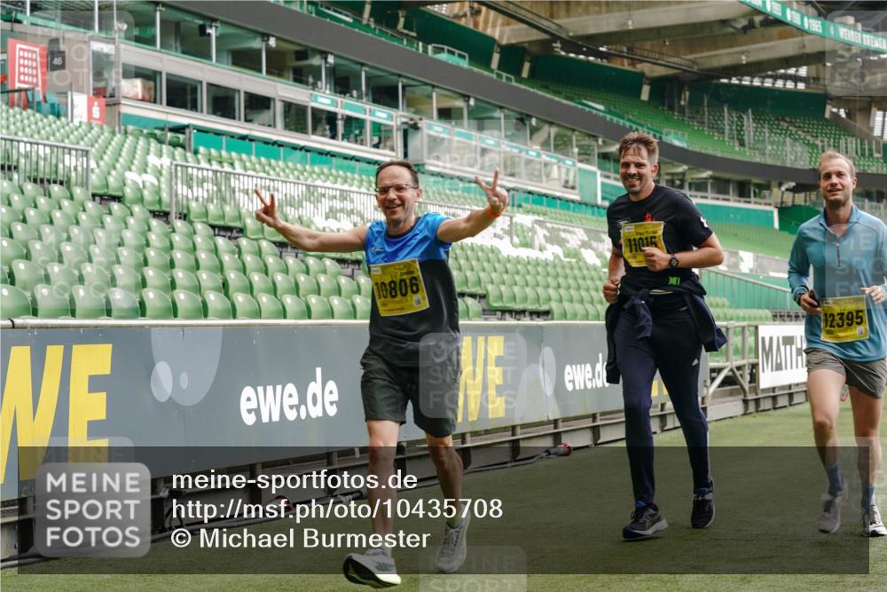 13.09.2026 - 21. swb-Marathon Bremen Michael Burmester http://msf.ph/oto/10435708 13.09.2026 10:25:55 Laufen im Stadion 10143, 10210, 10214, 10228, 10312, 10318, 10328, 10336, 10337, 10342, 10346, 10352, 10358, 10398, 10436, 10445, 10447, 10454, 10456, 10536, 10541, 10593, 10632, 10735, 10742, 10775, 10806, 10807, 10816, 10861, 10866, 10987, 10988, 11015, 11019, 11020, 11088, 11108, 11130, 11135, 11155, 11187, 11199, 11209, 11232, 11265, 11279, 11312, 11375, 11442, 11447, 11468, 11527, 11607, 11615, 11630, 11632, 11704, 11758, 11826, 11948, 12281, 12406, 12426, 12525, 13585 meine-sportfotos.de