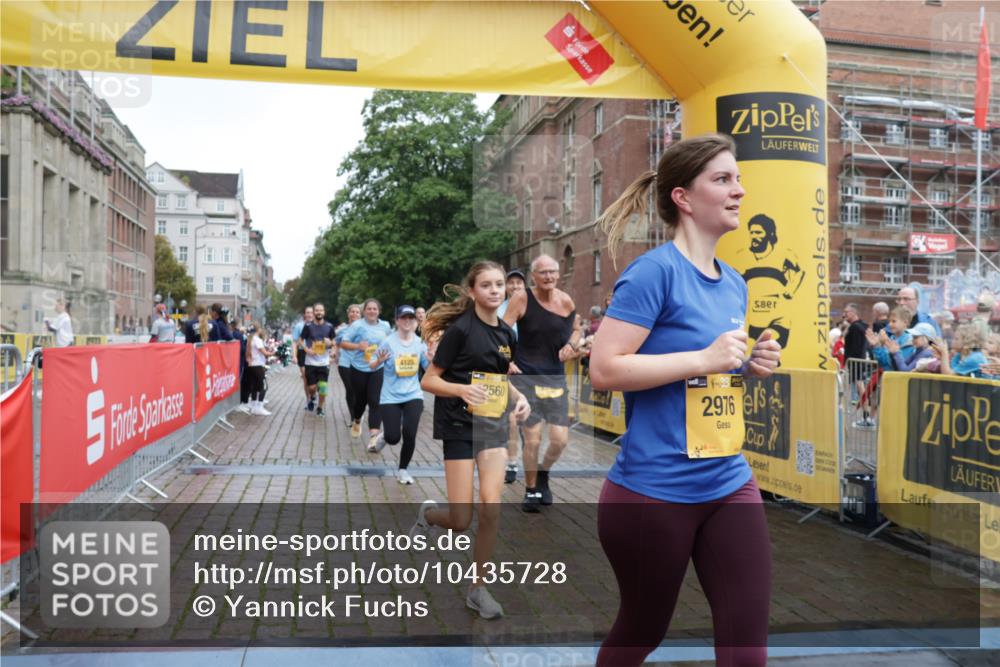 13.09.2026 - Kiel Lauf Yannick Fuchs http://msf.ph/oto/10435728 13.09.2026 09:49:50 Ziel 2066, 2110, 2366, 2976, 3571, 3687, 4067, 4125, 6359, 6658, 6706, 6707, 7606, 7641, 7884, 7937, 8128, 10105, 10159, 10229, 10565, 10990, 12045, 12047, 12560, 12749, 784, 2065, 2115, 2327, 2626, 2919, 3785, 4173, 4363, 4364, 4376, 4711, 4962, 5404, 8617, 8869, 9944, 10145, 11973, 12492, 12632, 639, 951, 1033, 1796, 3042, 3602, 3914, 4856, 5619, 5791, 7142, 7864, 8584, 8585, 8589, 8790, 8890, 9122, 9780, 10074, 10108, 10178, 10487, 10491, 12462 meine-sportfotos.de