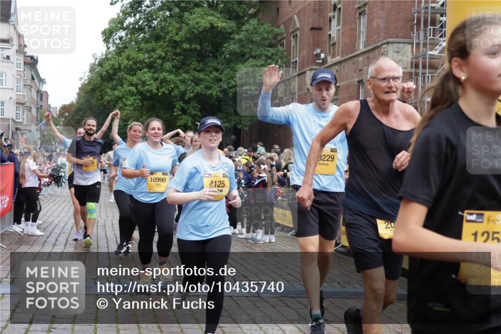 13.09.2026 - Kiel Lauf Yannick Fuchs http://msf.ph/oto/10435740 13.09.2026 09:49:50 Ziel 2066, 2110, 2366, 2976, 3571, 3687, 4067, 4125, 6359, 6658, 6706, 6707, 7606, 7641, 7884, 7937, 8128, 10105, 10159, 10229, 10565, 10990, 12045, 12047, 12560, 12749, 784, 2065, 2115, 2327, 2626, 2919, 3785, 4173, 4363, 4364, 4376, 4711, 4962, 5404, 8617, 8869, 9944, 10145, 11973, 12492, 12632, 639, 951, 1033, 1796, 3042, 3602, 3914, 4856, 5619, 5791, 7142, 7864, 8584, 8585, 8589, 8790, 8890, 9122, 9780, 10074, 10108, 10178, 10487, 10491, 12462 meine-sportfotos.de