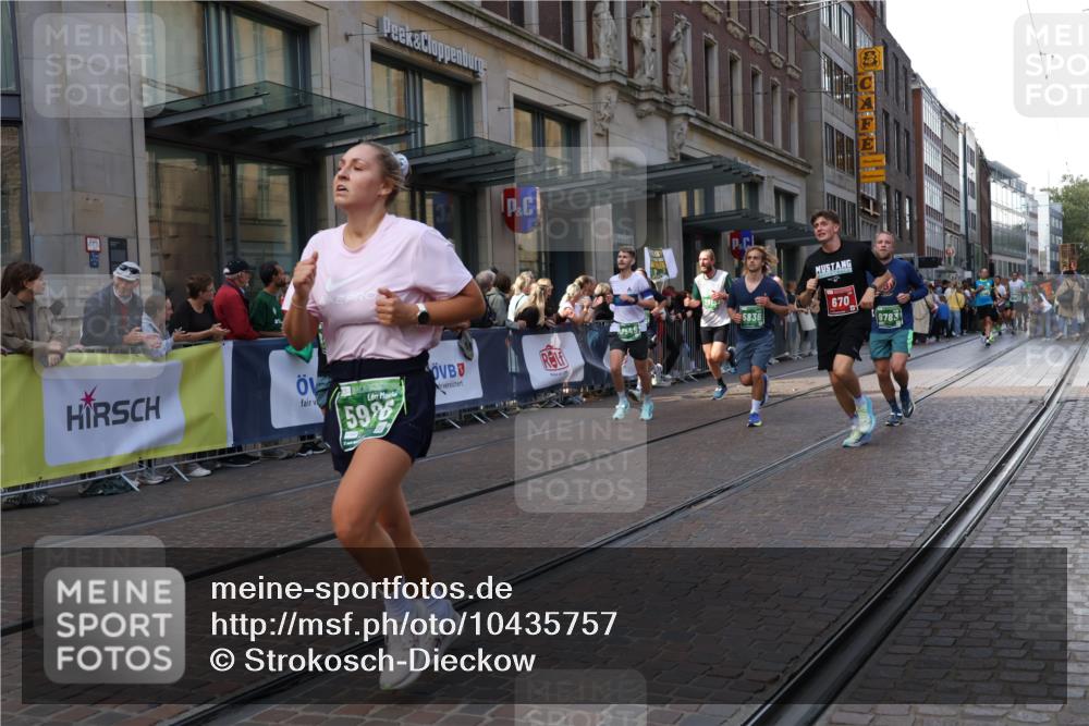 13.09.2026 - 21. swb-Marathon Bremen Strokosch-Dieckow http://msf.ph/oto/10435757 13.09.2026 13:14:08 Ziel 107, 199, 376, 469, 1043, 1125, 1492, 1542, 1814, 1998, 2043, 2084, 2203, 2913, 2922, 3085, 3545, 3821, 3834, 4452, 4685, 4728, 5239, 5794, 5836, 5986, 6130, 6506, 7117, 7591, 7659, 7826, 8366, 8456, 8919, 9242, 9783, 9868, 235, 524, 670, 683, 1433, 1613, 1704, 1707, 1937, 1998, 2422, 2701, 2824, 3236, 5443, 5593, 5610, 6145, 6451, 7029, 7210, 7283, 7435, 7963, 8118, 8886, 9426, 9635, 10105 meine-sportfotos.de