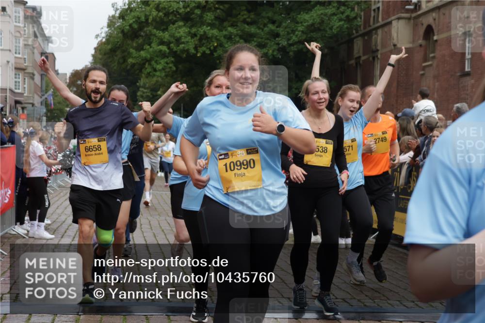 13.09.2026 - Kiel Lauf Yannick Fuchs http://msf.ph/oto/10435760 13.09.2026 09:49:51 Ziel 2066, 2110, 2366, 2976, 3571, 3687, 4067, 4125, 6359, 6658, 6706, 6707, 7606, 7641, 7884, 7937, 8128, 10105, 10159, 10229, 10565, 10990, 12045, 12047, 12560, 12749, 784, 2065, 2327, 2626, 2919, 3785, 4173, 4363, 4364, 4376, 4711, 4962, 5404, 8617, 8869, 9944, 10145, 11973, 12045, 12492, 12632, 639, 951, 1033, 1796, 3042, 3602, 3914, 4856, 5619, 5791, 7142, 7864, 8584, 8585, 8589, 8790, 8890, 9122, 9780, 10074, 10108, 10178, 10487, 10491, 12462 meine-sportfotos.de