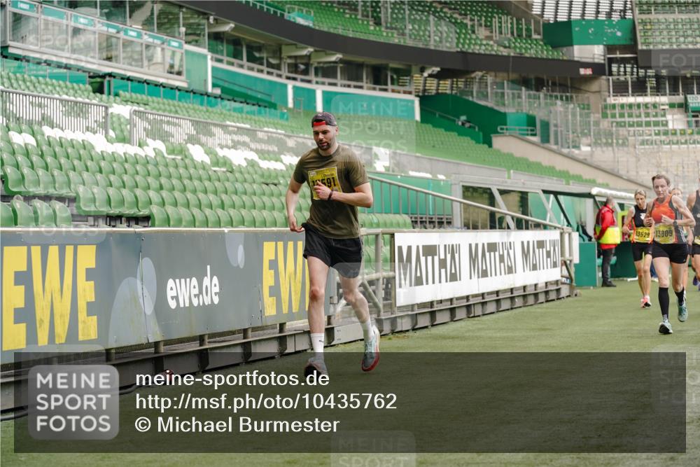 13.09.2026 - 21. swb-Marathon Bremen Michael Burmester http://msf.ph/oto/10435762 13.09.2026 10:25:57 Laufen im Stadion 10143, 10210, 10214, 10228, 10312, 10318, 10328, 10336, 10337, 10342, 10346, 10352, 10358, 10398, 10436, 10445, 10447, 10454, 10456, 10536, 10541, 10593, 10632, 10735, 10742, 10775, 10806, 10807, 10816, 10861, 10866, 10987, 10988, 11015, 11019, 11020, 11088, 11108, 11130, 11135, 11155, 11187, 11199, 11209, 11232, 11265, 11279, 11312, 11375, 11442, 11447, 11468, 11527, 11607, 11615, 11630, 11632, 11704, 11758, 11826, 11948, 12281, 12406, 12426 meine-sportfotos.de