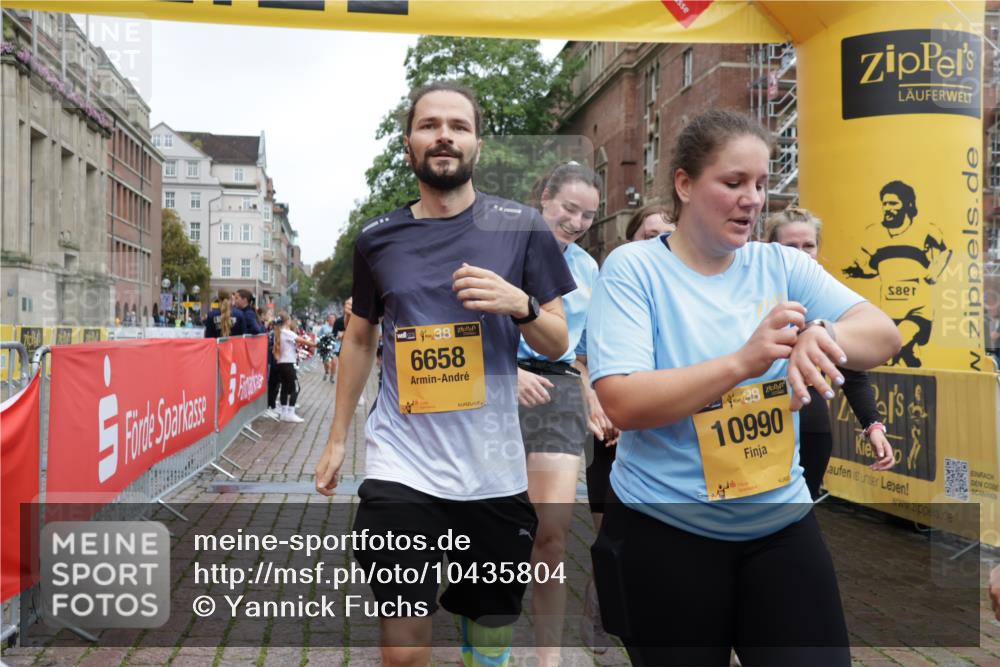 13.09.2026 - Kiel Lauf Yannick Fuchs http://msf.ph/oto/10435804 13.09.2026 09:49:54 Ziel 2066, 2976, 3571, 3914, 4125, 5791, 6359, 6658, 6706, 6707, 7606, 7884, 7937, 9122, 10105, 10178, 10229, 10565, 10990, 12047, 12462, 12560, 12749, 2065, 2110, 2327, 2366, 2919, 2976, 3687, 3785, 4067, 4363, 4364, 4376, 4711, 4962, 5404, 7641, 8128, 8869, 9944, 10145, 10159, 11973, 12045, 12492, 12632, 639, 951, 1033, 1366, 1796, 3042, 3602, 4856, 5619, 7142, 7864, 8042, 8584, 8585, 8589, 8790, 8890, 9683, 9780, 10074, 10108, 10487, 10491, 10548, 2919 meine-sportfotos.de