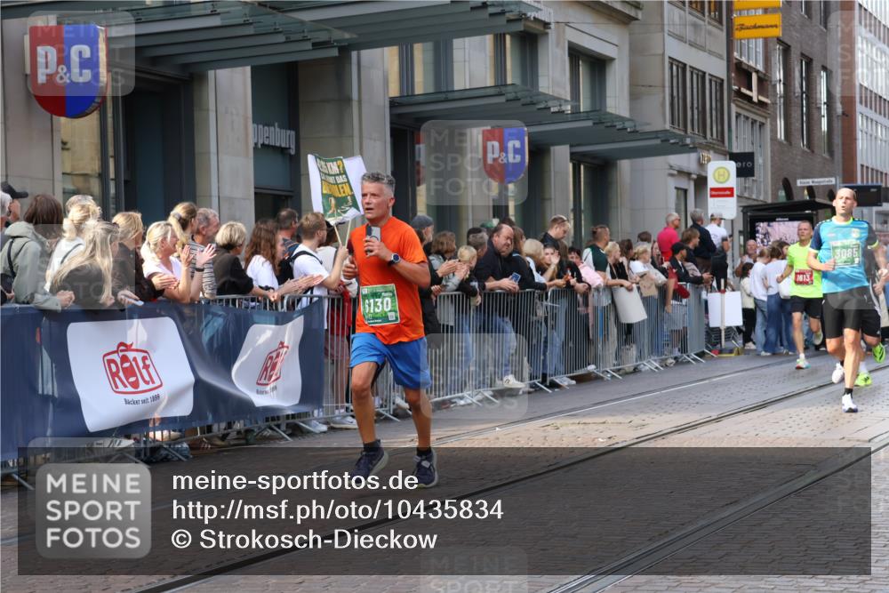 13.09.2026 - 21. swb-Marathon Bremen Strokosch-Dieckow http://msf.ph/oto/10435834 13.09.2026 13:14:10 Ziel 107, 199, 376, 469, 1043, 1125, 1492, 1542, 1814, 2043, 2203, 2913, 3085, 3545, 3821, 3834, 4452, 4685, 4728, 5239, 5794, 5836, 5986, 6130, 6506, 7117, 7591, 7659, 7782, 7826, 8366, 8456, 8919, 9242, 9783, 9868, 10016, 235, 524, 670, 683, 1433, 1542, 1613, 1707, 1937, 1998, 2084, 2422, 2701, 2824, 2922, 3236, 5443, 5593, 5610, 6145, 7029, 7210, 7283, 7435, 7591, 7963, 8118, 8886, 8919, 9426, 9635, 10105 meine-sportfotos.de