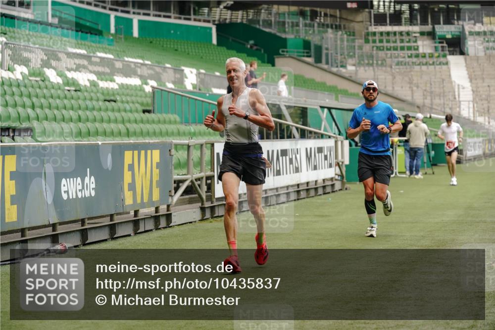 13.09.2026 - 21. swb-Marathon Bremen Michael Burmester http://msf.ph/oto/10435837 13.09.2026 12:38:28 Laufen im Stadion 277, 346, 466, 658, 895, 901, 1090, 1118, 1248, 1320, 1323, 1385, 1472, 1576, 1587, 1604, 1717, 1751, 1754, 1758, 1795, 1911, 2141, 2352, 2585, 2670, 3080, 3606, 5160, 5163, 5912, 6112, 7650, 8077, 8081, 8467, 8729, 9399, 9522, 9617, 250, 272, 299, 919, 1089, 1550, 1875, 4232, 7692 meine-sportfotos.de