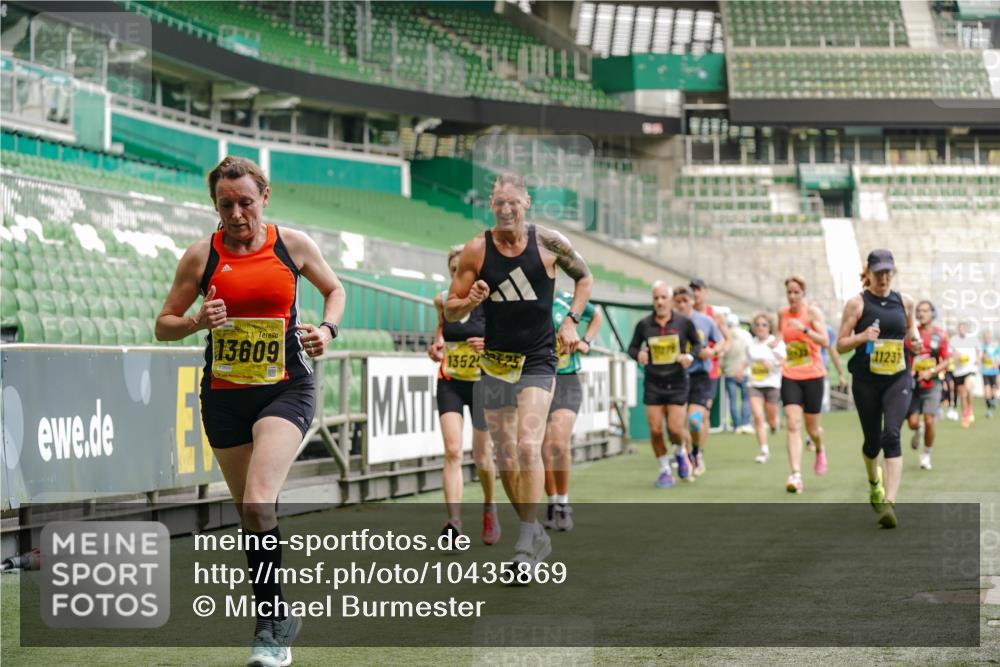 13.09.2026 - 21. swb-Marathon Bremen Michael Burmester http://msf.ph/oto/10435869 13.09.2026 10:26:02 Laufen im Stadion 10143, 10210, 10214, 10228, 10312, 10318, 10328, 10336, 10337, 10342, 10346, 10352, 10358, 10398, 10436, 10445, 10447, 10454, 10456, 10464, 10536, 10541, 10583, 10593, 10632, 10735, 10742, 10775, 10806, 10807, 10816, 10861, 10866, 10987, 10988, 11015, 11019, 11020, 11088, 11108, 11130, 11135, 11155, 11187, 11199, 11209, 11232, 11265, 11279, 11312, 11375, 11442, 11447, 11468, 11527, 11607, 11615, 11630, 11704, 11758, 11948, 12281, 12406, 12426 meine-sportfotos.de
