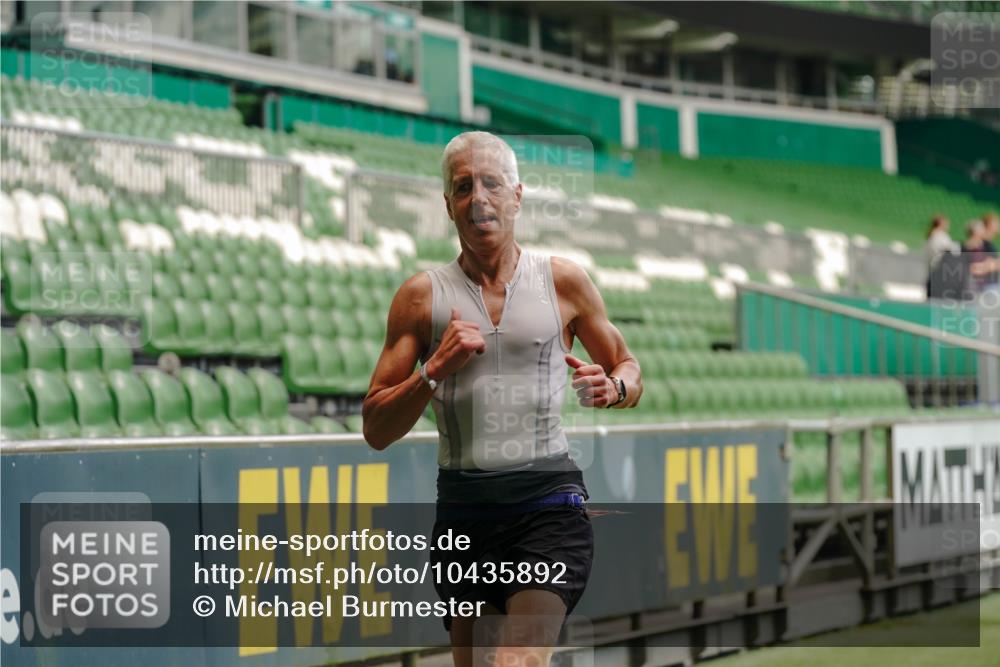 13.09.2026 - 21. swb-Marathon Bremen Michael Burmester http://msf.ph/oto/10435892 13.09.2026 12:38:30 Laufen im Stadion 277, 346, 466, 658, 895, 901, 1090, 1118, 1248, 1320, 1323, 1385, 1472, 1576, 1587, 1604, 1717, 1751, 1754, 1758, 1795, 1800, 1911, 2141, 2352, 2585, 2670, 3080, 3606, 5160, 5163, 5912, 6112, 7650, 8077, 8081, 8467, 8729, 9399, 9522, 9617, 250, 272, 299, 919, 1089, 1550, 1875, 4232, 7692 meine-sportfotos.de