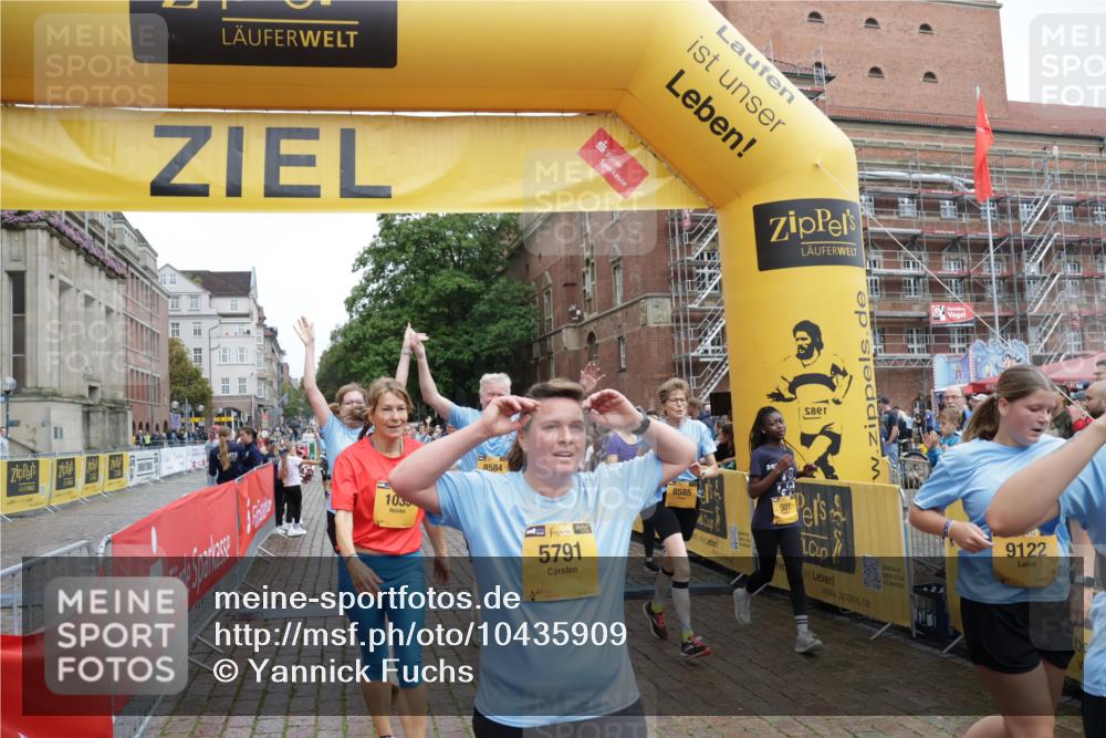 13.09.2026 - Kiel Lauf Yannick Fuchs http://msf.ph/oto/10435909 13.09.2026 09:50:04 Ziel 639, 951, 1033, 1796, 3042, 3602, 3914, 4856, 5619, 5791, 7142, 8584, 8585, 8589, 8790, 8890, 9122, 9780, 10074, 10108, 10178, 10487, 10491, 10653, 11565, 11814, 12462, 2065, 2066, 2110, 2366, 2976, 3571, 3687, 4067, 4125, 4363, 4376, 6359, 6658, 6706, 6707, 7606, 7641, 7884, 7937, 8128, 9944, 10105, 10159, 10229, 10565, 10990, 11973, 12045, 12047, 12560, 12749, 1366, 5184, 5254, 5535, 5596, 7864, 8023, 8042, 9683, 9793, 10548, 2327 meine-sportfotos.de