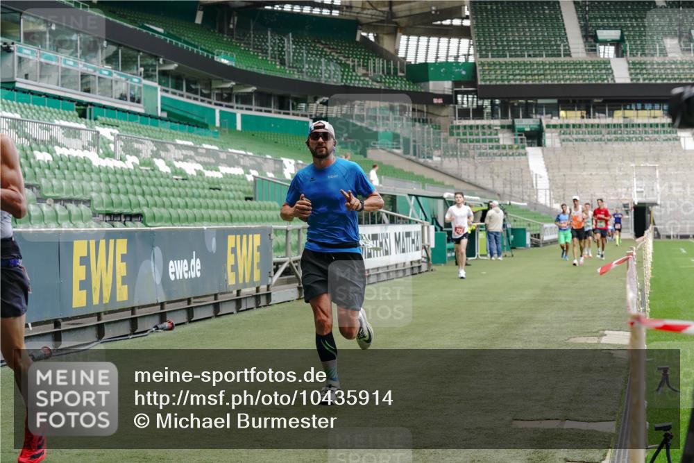 13.09.2026 - 21. swb-Marathon Bremen Michael Burmester http://msf.ph/oto/10435914 13.09.2026 12:38:31 Laufen im Stadion 277, 346, 466, 658, 895, 901, 1090, 1118, 1248, 1320, 1323, 1385, 1472, 1576, 1587, 1604, 1717, 1751, 1754, 1758, 1795, 1800, 1911, 2141, 2352, 2585, 2670, 3080, 3606, 5160, 5163, 5912, 6112, 7650, 8077, 8081, 8467, 8729, 9399, 9522, 9617, 250, 272, 299, 919, 1089, 1550, 1875, 4232, 7692 meine-sportfotos.de