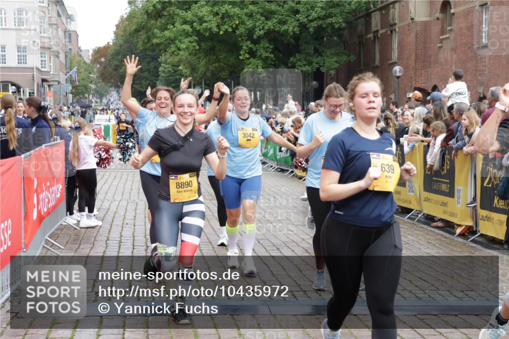 13.09.2026 - Kiel Lauf Yannick Fuchs http://msf.ph/oto/10435972 13.09.2026 09:50:07 Ziel 639, 951, 1033, 1796, 3042, 3602, 3914, 4856, 5619, 5791, 7142, 7864, 8584, 8585, 8589, 8790, 8890, 9122, 9683, 9780, 10074, 10108, 10178, 10487, 10491, 10548, 10653, 11565, 11814, 12462, 2066, 2110, 2366, 2976, 3571, 3687, 4067, 4125, 5791, 6359, 6658, 6706, 6707, 7606, 7641, 7884, 7937, 8128, 9944, 10105, 10159, 10178, 10229, 10565, 10990, 11973, 12045, 12047, 12462, 12560, 12749, 1366, 3698, 4229, 5184, 5254, 5535, 5596, 8023, 8042, 9793 meine-sportfotos.de