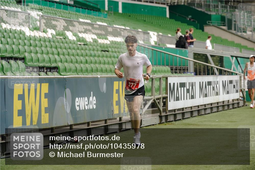 13.09.2026 - 21. swb-Marathon Bremen Michael Burmester http://msf.ph/oto/10435978 13.09.2026 12:38:36 Laufen im Stadion 277, 346, 466, 658, 895, 901, 1090, 1118, 1248, 1320, 1323, 1385, 1472, 1576, 1587, 1604, 1717, 1751, 1754, 1758, 1795, 1800, 1911, 2049, 2141, 2352, 2585, 2670, 3080, 3606, 5160, 5163, 5912, 6112, 7650, 8077, 8081, 8467, 9399, 9522, 9617, 250, 272, 299, 919, 1089, 1550, 1875, 1993, 4232, 7692 meine-sportfotos.de