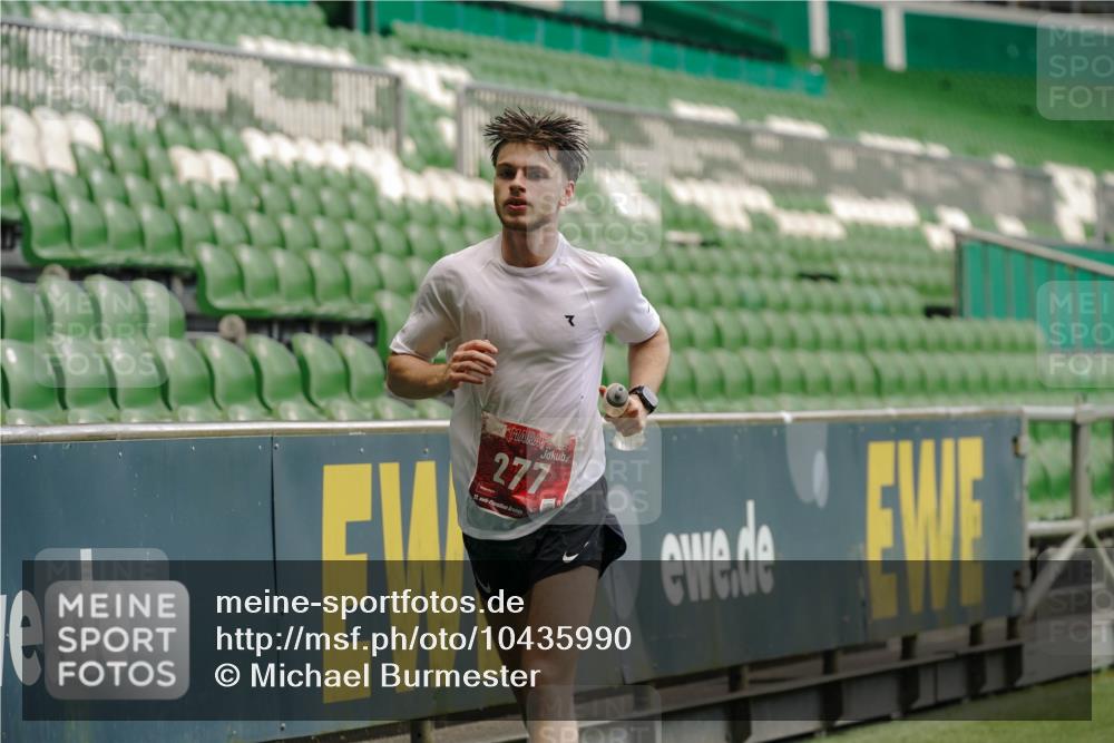 13.09.2026 - 21. swb-Marathon Bremen Michael Burmester http://msf.ph/oto/10435990 13.09.2026 12:38:38 Laufen im Stadion 277, 346, 466, 658, 895, 901, 1090, 1118, 1248, 1320, 1323, 1385, 1472, 1576, 1587, 1604, 1717, 1751, 1754, 1758, 1795, 1800, 1911, 2049, 2141, 2352, 2585, 2670, 3080, 3606, 5160, 5163, 5912, 6112, 7650, 8077, 8081, 8467, 9399, 9522, 9617, 250, 272, 299, 919, 1089, 1550, 1875, 1993, 4232, 7692, 13033 meine-sportfotos.de