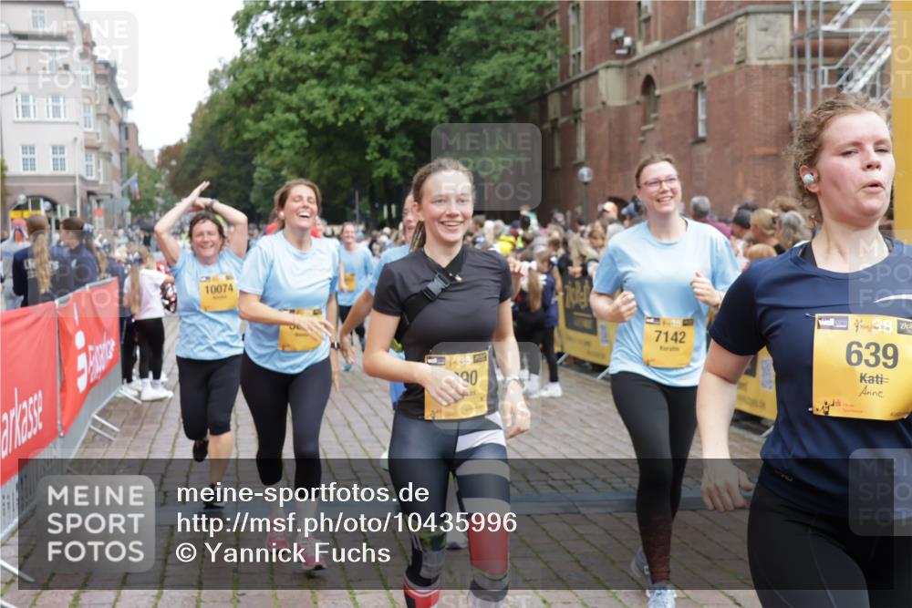 13.09.2026 - Kiel Lauf Yannick Fuchs http://msf.ph/oto/10435996 13.09.2026 09:50:09 Ziel 639, 951, 1033, 1366, 1796, 3042, 3602, 4856, 5619, 7142, 7864, 8042, 8584, 8585, 8589, 8790, 8890, 9122, 9683, 9780, 10074, 10108, 10487, 10491, 10548, 10653, 11565, 11814, 2066, 2110, 2366, 2976, 3571, 3687, 3914, 4067, 4125, 5791, 6359, 6658, 6706, 6707, 7606, 7641, 7884, 7937, 8128, 9122, 9944, 10105, 10159, 10178, 10229, 10565, 10990, 11973, 12045, 12047, 12462, 12560, 12749, 2811, 2816, 3561, 3698, 4229, 5184, 5254, 5535, 5596, 8023, 9793 meine-sportfotos.de