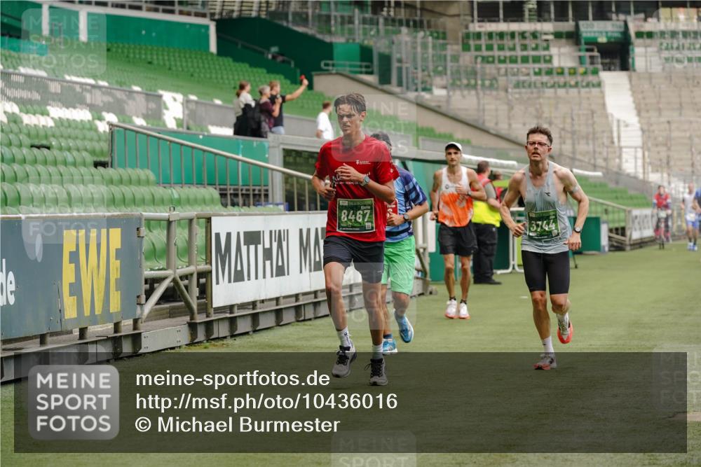 13.09.2026 - 21. swb-Marathon Bremen Michael Burmester http://msf.ph/oto/10436016 13.09.2026 12:38:40 Laufen im Stadion 277, 346, 466, 658, 807, 895, 901, 1090, 1118, 1248, 1320, 1323, 1472, 1576, 1587, 1604, 1717, 1751, 1754, 1758, 1795, 1800, 1911, 2049, 2141, 2352, 2585, 2670, 3080, 3606, 5160, 5163, 5912, 6112, 7650, 8077, 8081, 8467, 9399, 9522, 9617, 250, 272, 299, 919, 1089, 1550, 1875, 1993, 4232, 7692, 13033 meine-sportfotos.de