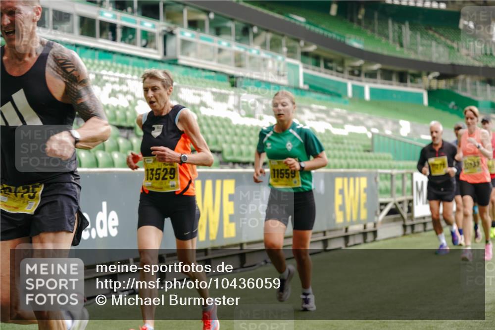 13.09.2026 - 21. swb-Marathon Bremen Michael Burmester http://msf.ph/oto/10436059 13.09.2026 10:26:05 Laufen im Stadion 10143, 10210, 10214, 10228, 10312, 10318, 10328, 10336, 10337, 10342, 10346, 10352, 10358, 10398, 10436, 10445, 10447, 10454, 10456, 10464, 10504, 10536, 10541, 10583, 10593, 10632, 10735, 10742, 10775, 10806, 10807, 10816, 10861, 10866, 10873, 10987, 10988, 11015, 11019, 11020, 11088, 11108, 11130, 11135, 11155, 11187, 11199, 11209, 11232, 11265, 11279, 11312, 11375, 11442, 11447, 11468, 11527, 11607, 11615, 11704, 11758, 11948, 12281, 12406, 12426 meine-sportfotos.de
